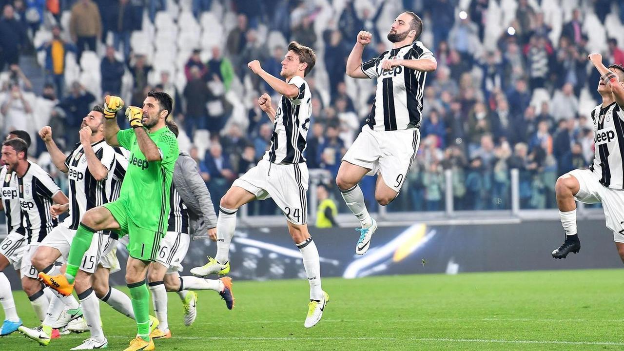 Juve con testa, cuore e gambe da regina