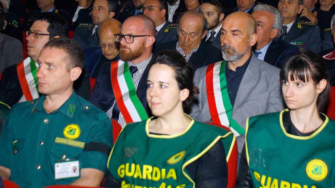 I giovani colleghi della guardia: «Sì, è rischioso ma noi andiamo avanti»