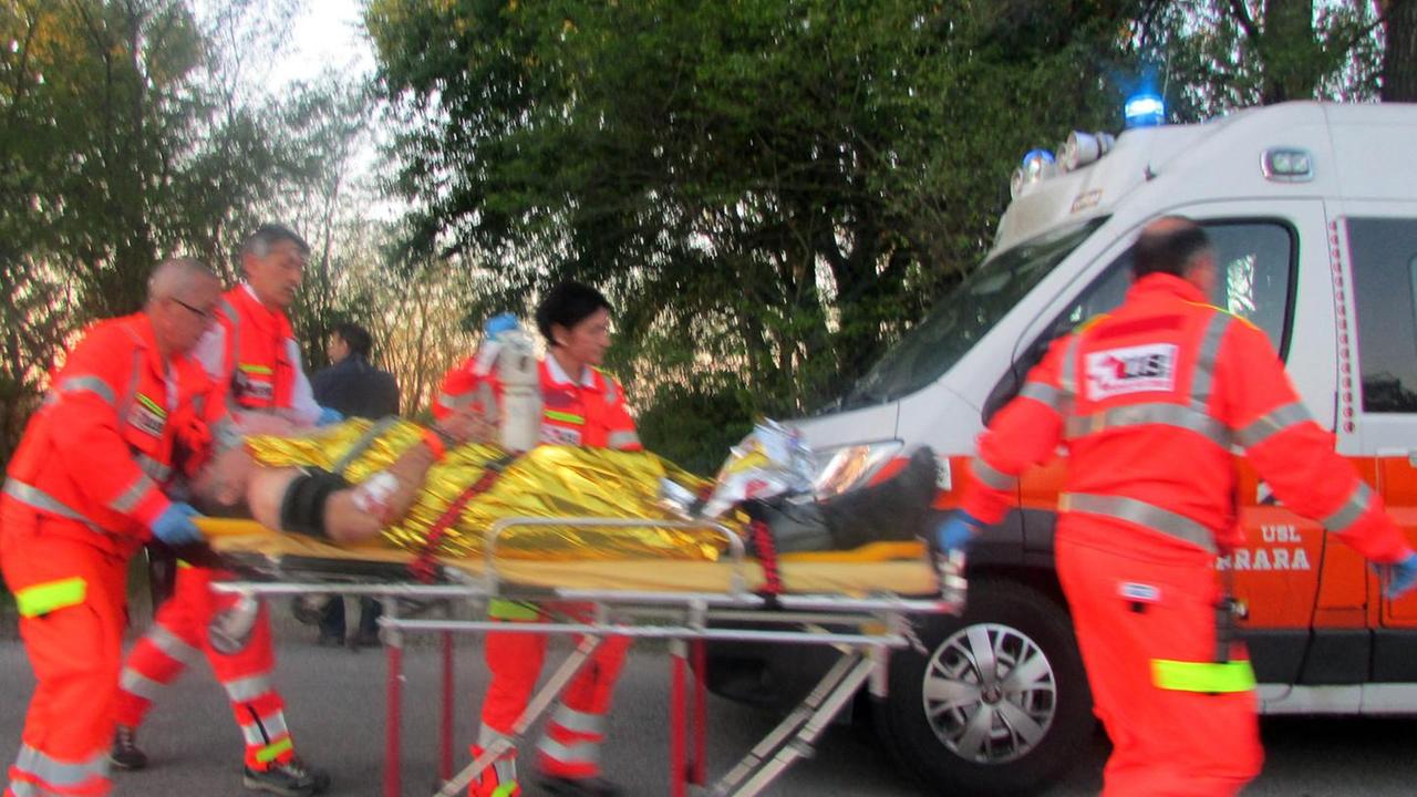 Estratte due pallottole «Marco, siamo con te»