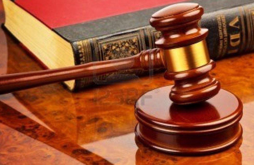 Un lastrico solare di proprietà esclusiva ma tutti pagano