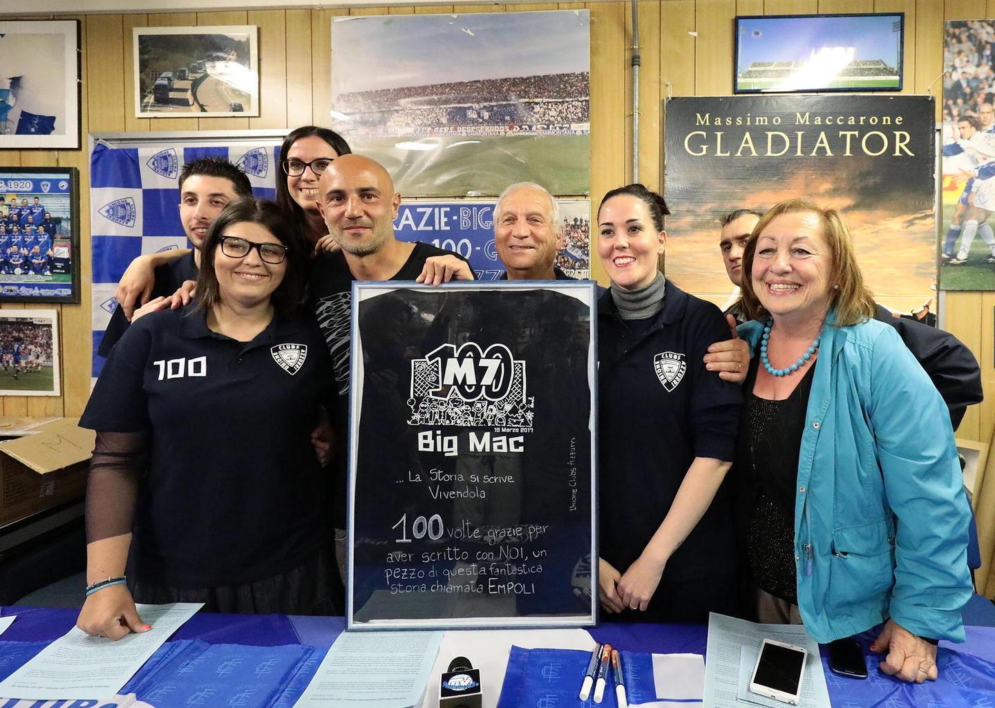 Big Mac prova a scacciare via i fantasmi 