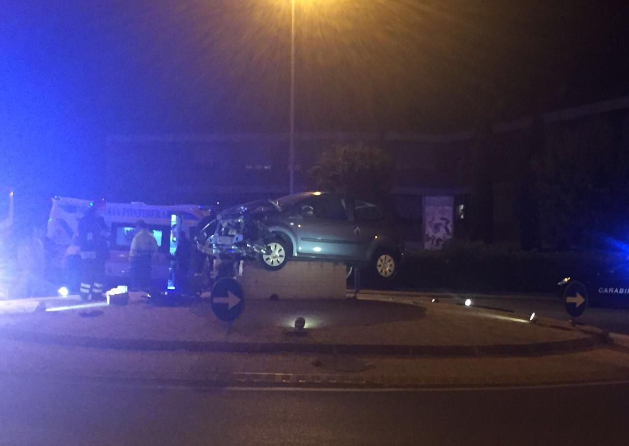 Sarà riparata l’installazione danneggiata da un’auto