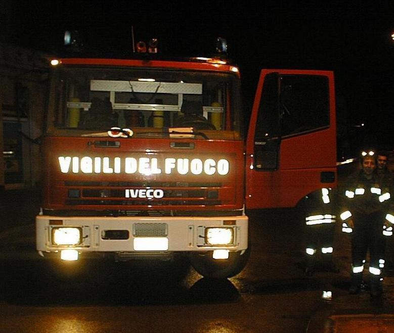 Incendio nel piazzale di un’azienda dell’area industriale