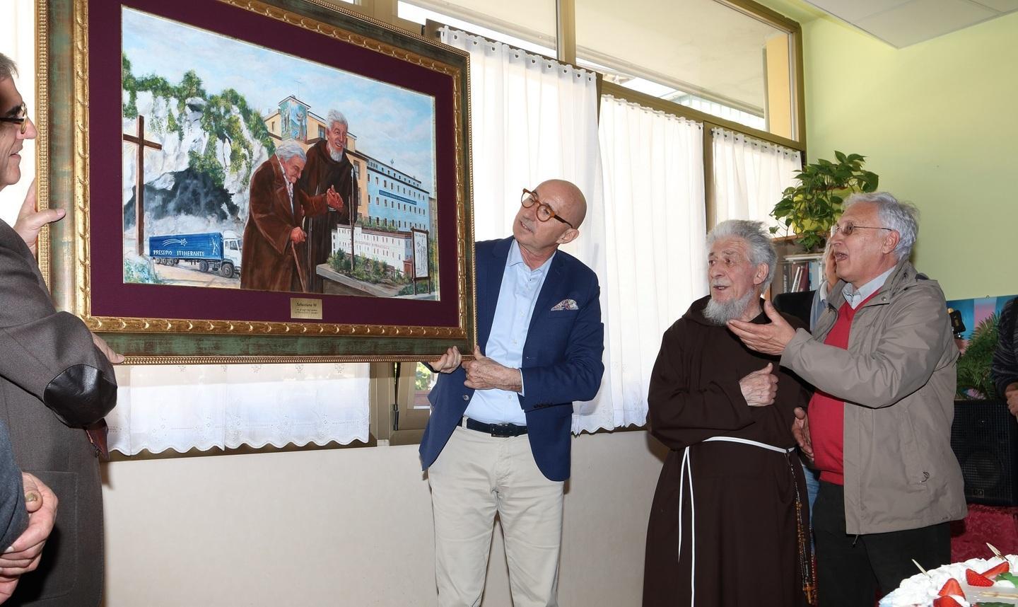 Pavullo, maxiquadro per padre Sebastiano
