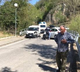 Vanno da Vasco e fanno incidente 