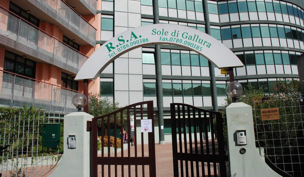 L'ingresso della struttura di via Tavolara