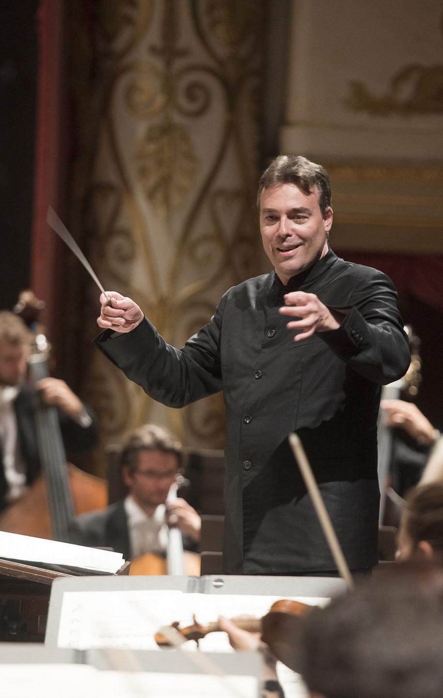 Partiture del Romanticismo per Yves Abel sul podio della Filarmonica Toscanini