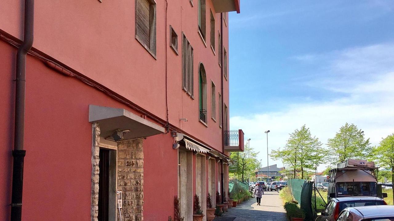 Più luci e meno sporco nel passaggio pedonale