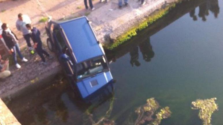 Auto rischia di finire nel Temo
