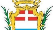 Resta la croce dei Savoia nello stemma della città 