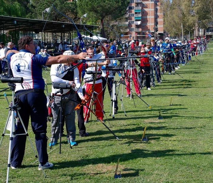 Simonelli, record mondiale  sul campo “Lucio Parigi” 
