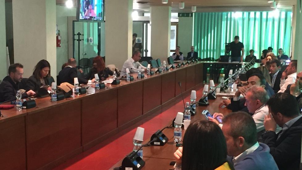 Polemica sulle tariffe dell’acqua FI affonda la mozione dei 5 Stelle 