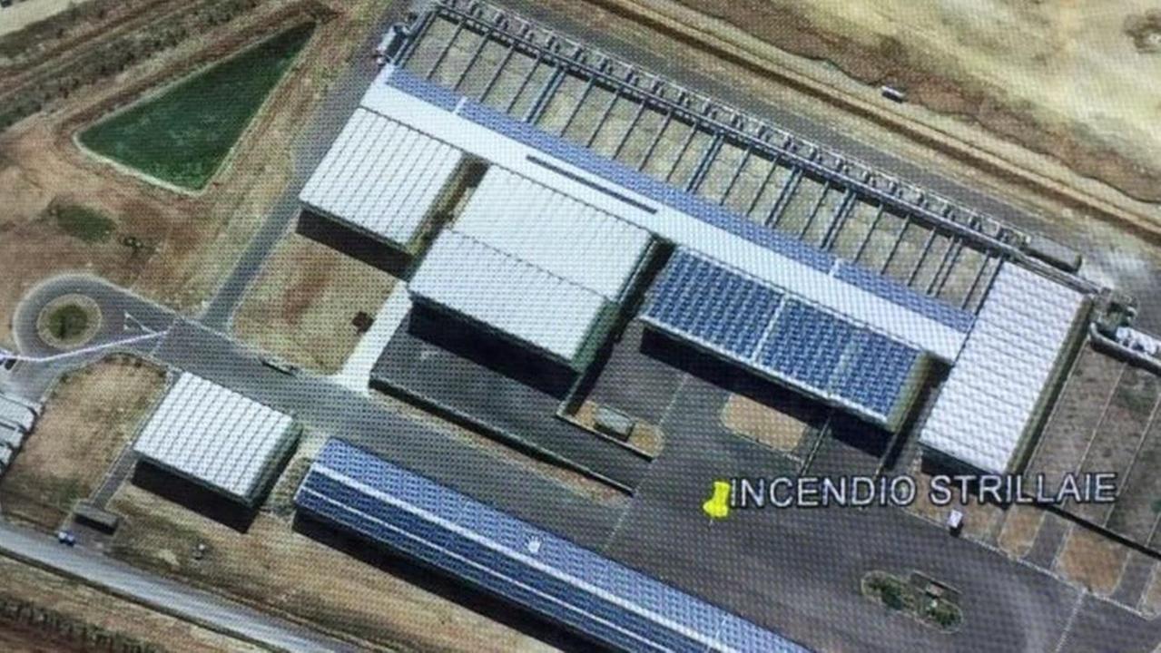 Strillaie, a fuoco i rifiuti destinati a cdr