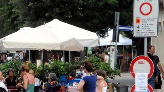 Torna la Ztl a Marina per il lungo weekend richiesta dai negozi