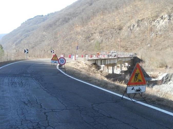 Chiuso il ponte sul rio Sologno 