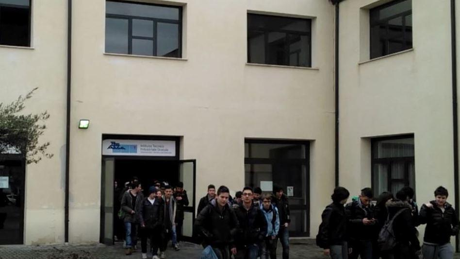 I ragazzi insegnano il web ai nonni