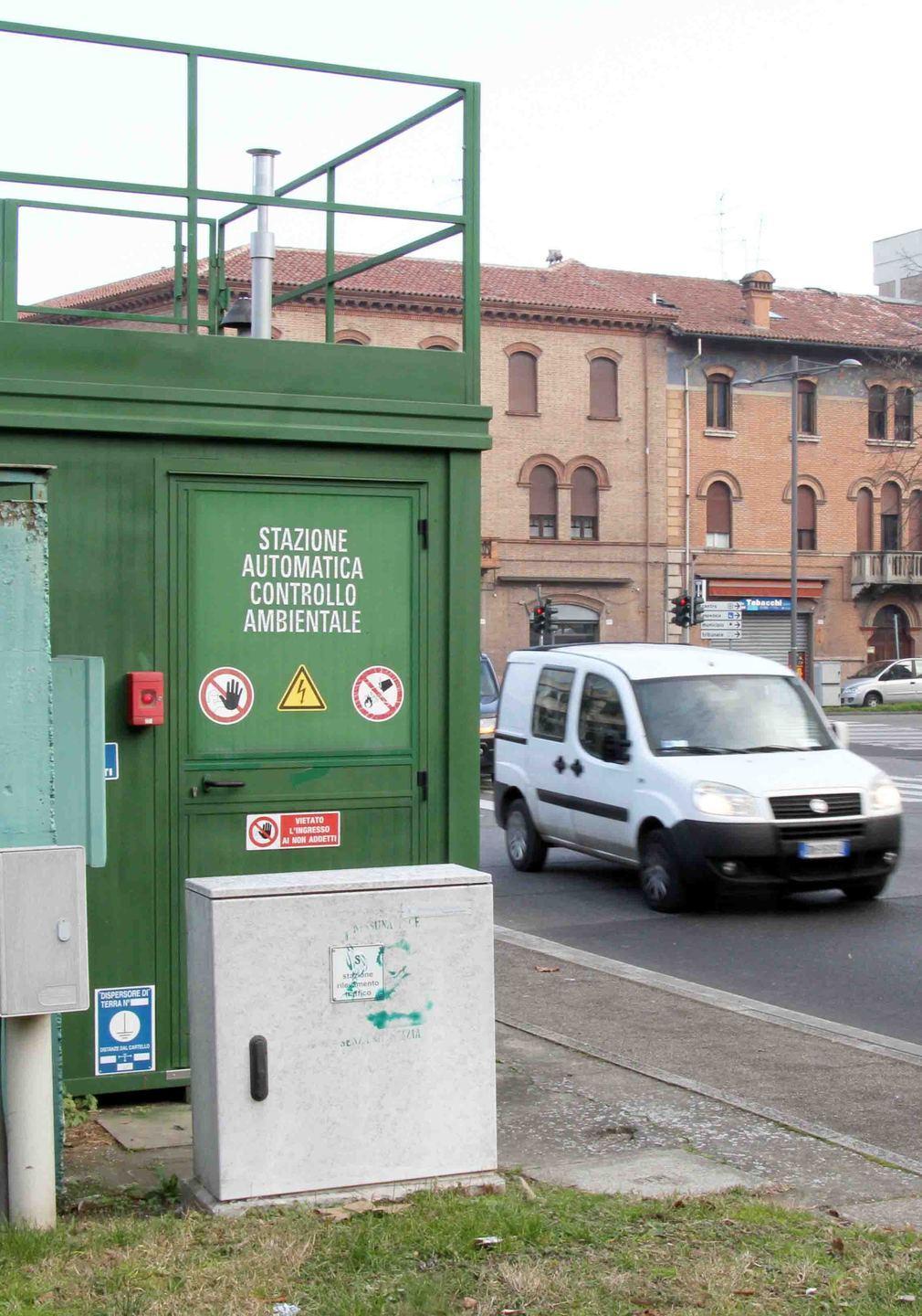 «Azzeriamo lo smog» Nuova rottamazione divieti su stufe e diesel 