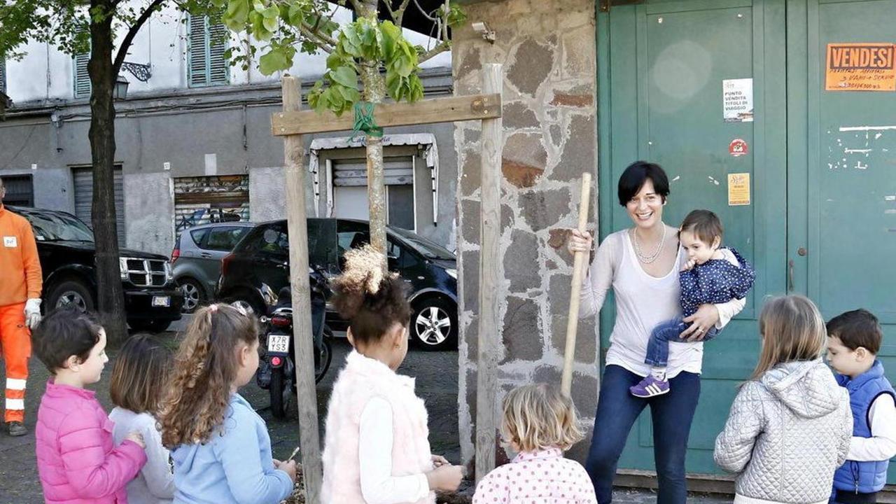 Piazza Garibaldi, i bambini diventano giardinieri