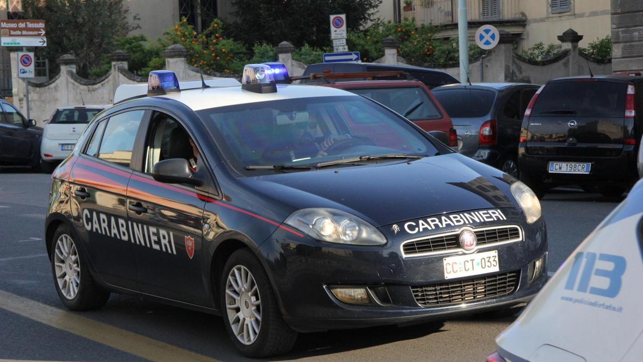 Rapina il negozio e ferisce la vigilante, livornese denunciato