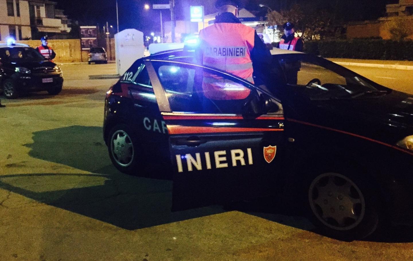 Rubano soldi e borse, arrestati sull’Aurelia 