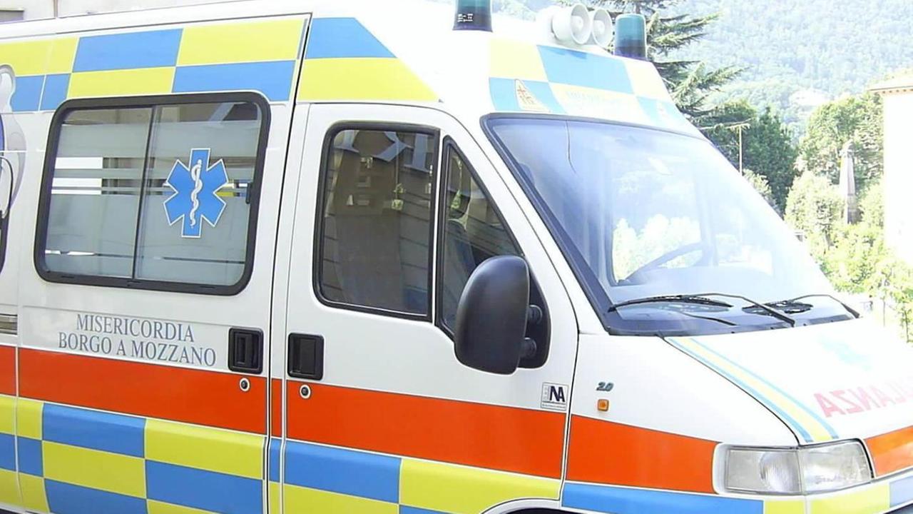 Ragazzo di 12 anni si rompe il femore cadendo dal poggio