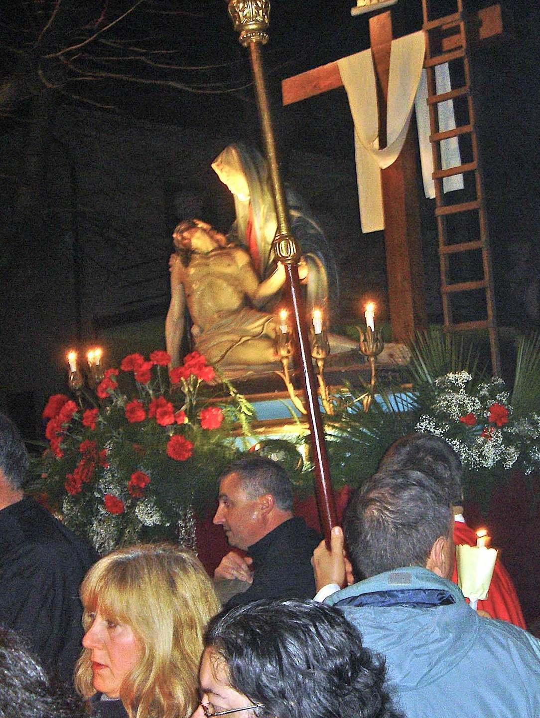 A Vittoria Apuana sfila la Triennale del Gesù morto