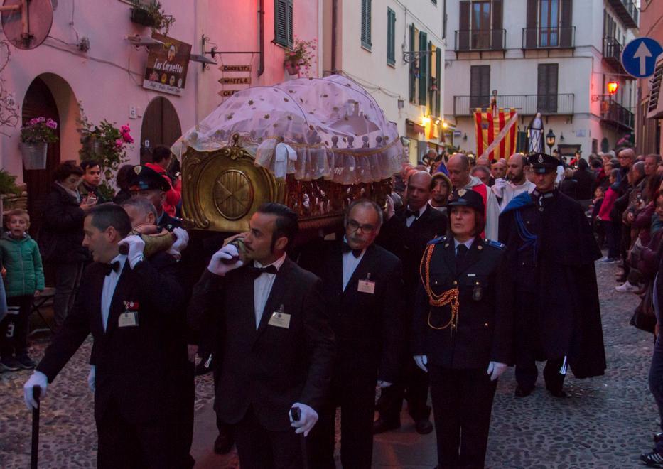 Folla da record alla processione del Venerdì Santo
