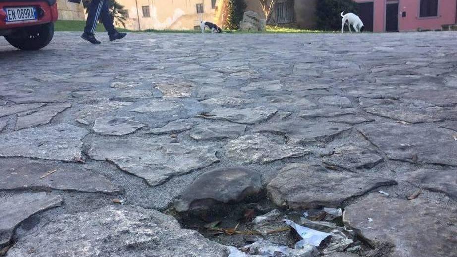 Pavimentazione a rischio per i pedoni