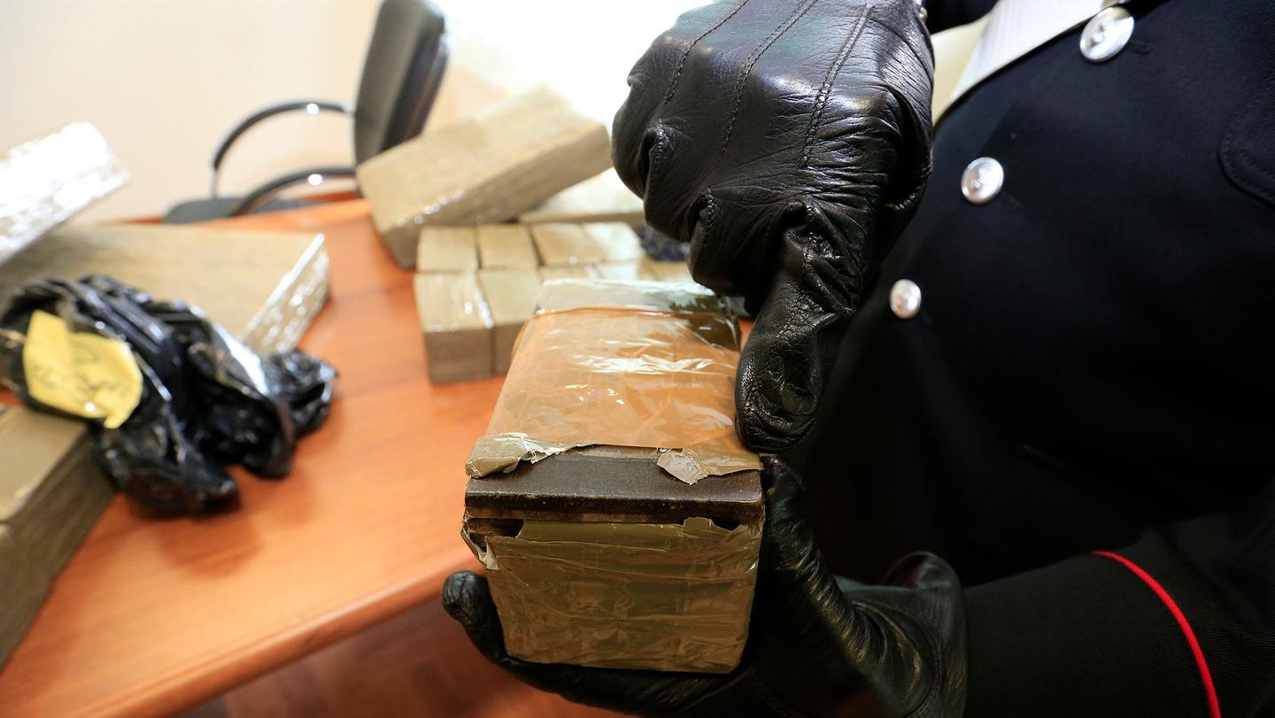 Hascisc per due milioni di euro nel Tir 