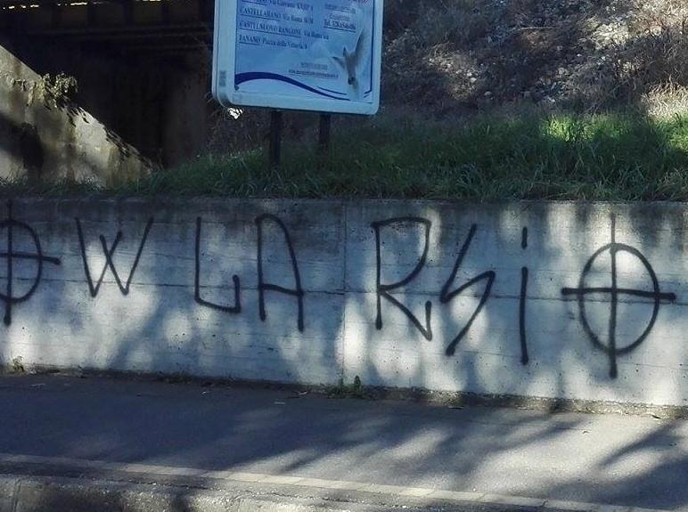 È caccia aperta al “writer” neofascista 