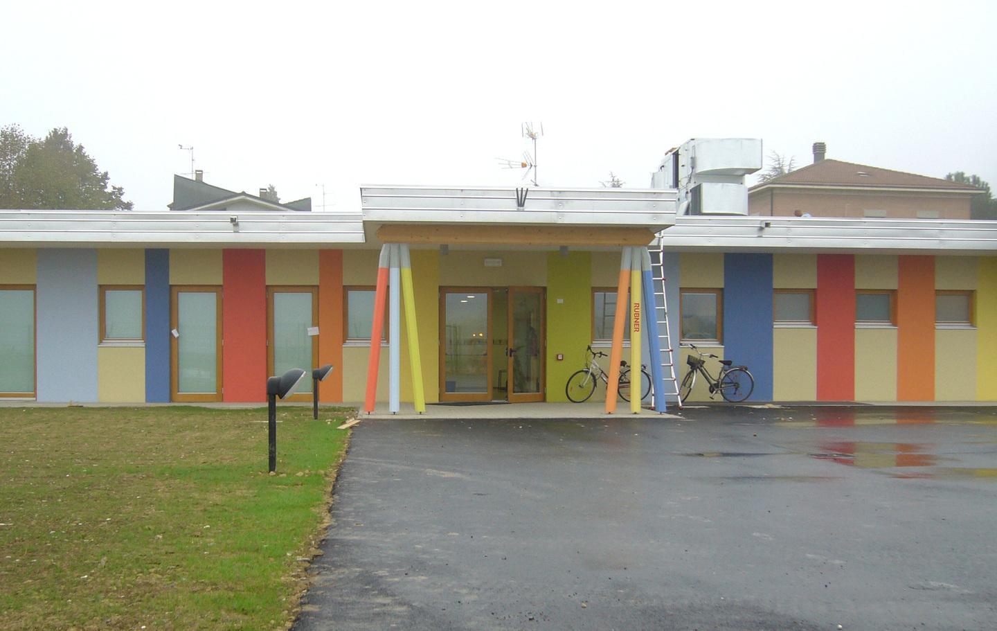 Soliera, maestra “troppo buona”: il preside la sospende  