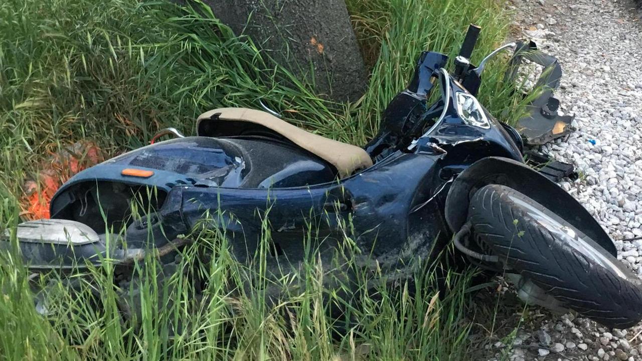 Scooter contro auto Ferita gravemente una diciottenne