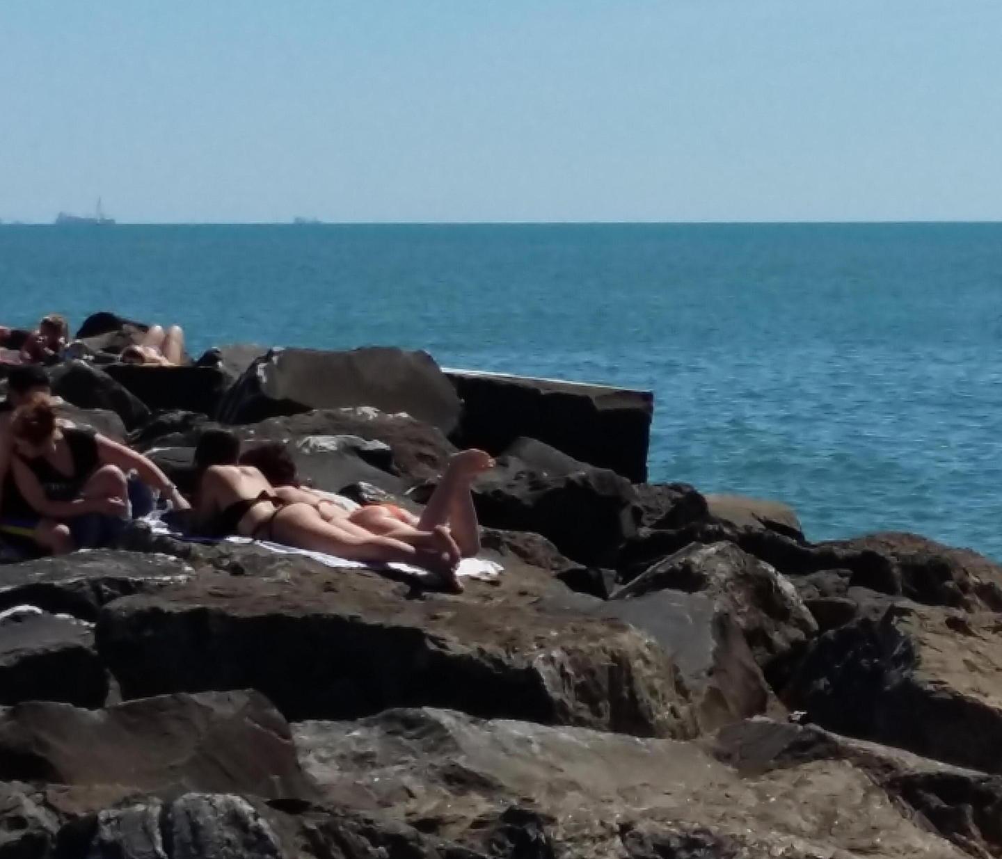 Bagni aperti, alcuni solo col ristorante altri già con la spiaggia 