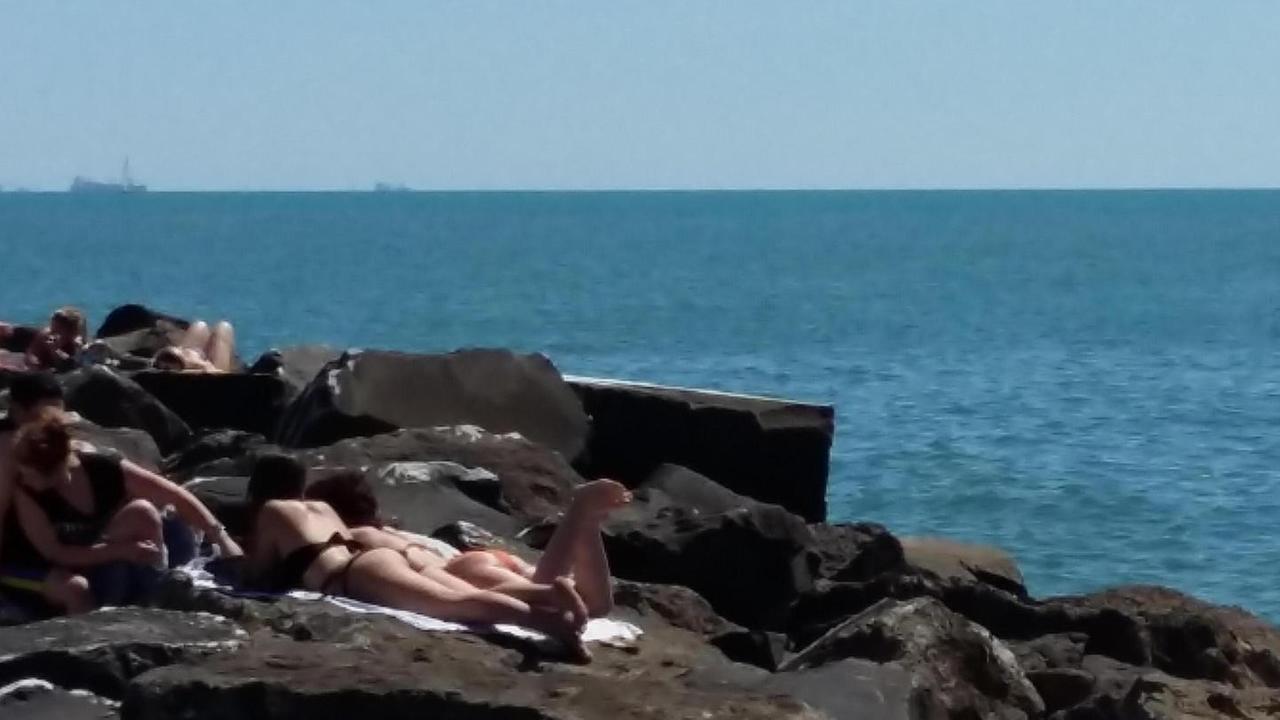 Bagni aperti, alcuni solo col ristorante altri già con la spiaggia