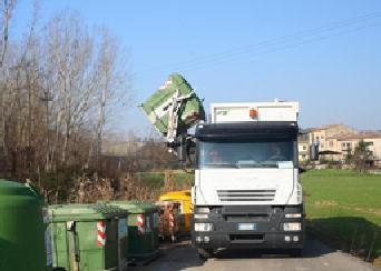 «Insostenibile l’aumento Tari del 40%» 