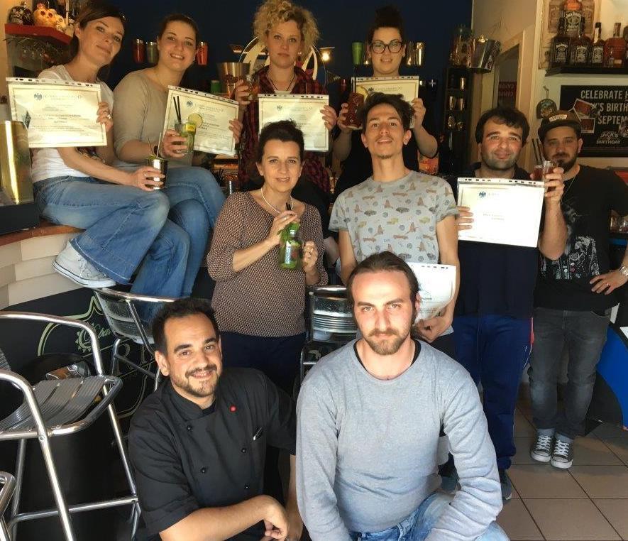 I magnifici sette neodiplomati del corso Confcommercio