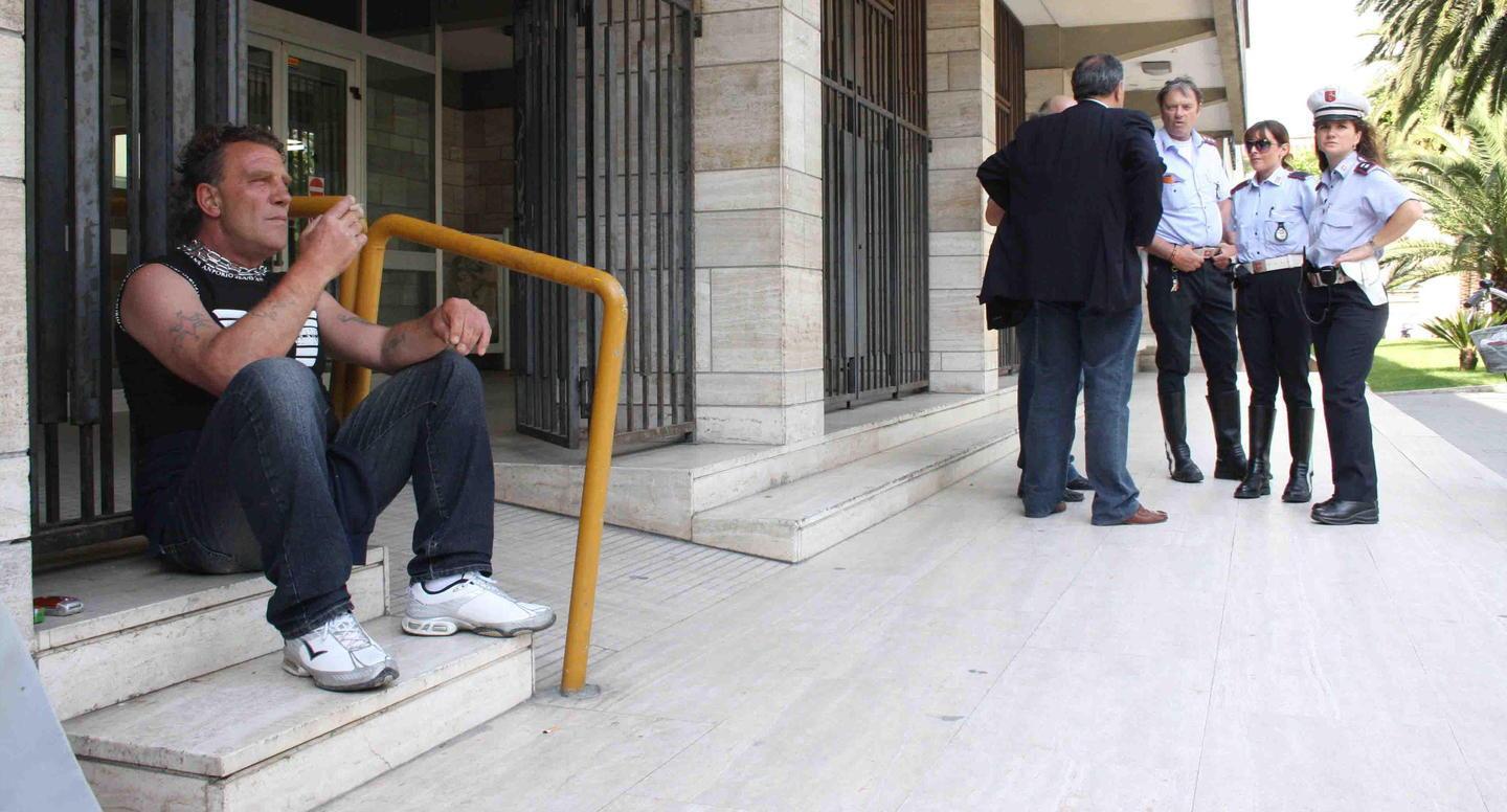 In fumo l’accusa di stalking «Io, in galera da innocente» 