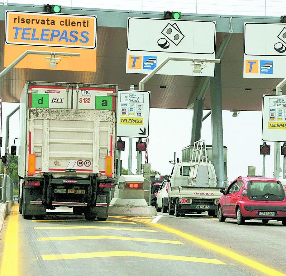 A12, quella gabella che non va giù: 0,60 euro per 3 km