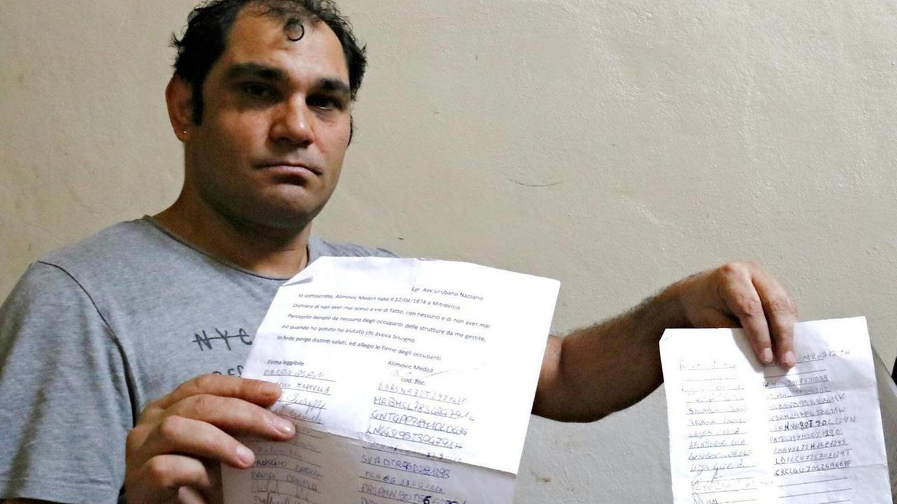 «Altro che racket della casa: nessuno paga per star qui, il sindaco venga a vedere»