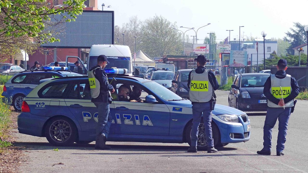 Ferrara, fugge a un posto di blocco: tensione sull’Adriatica tra i lidi e Ravenna