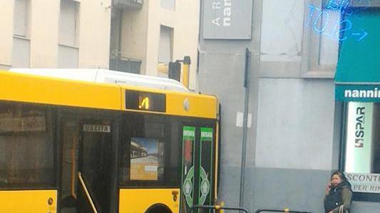 Il bus della Lam verde coinvolto nell'incidente a San Paolo
