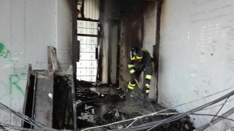 Fuoco in municipio: distrutti migliaia di atti