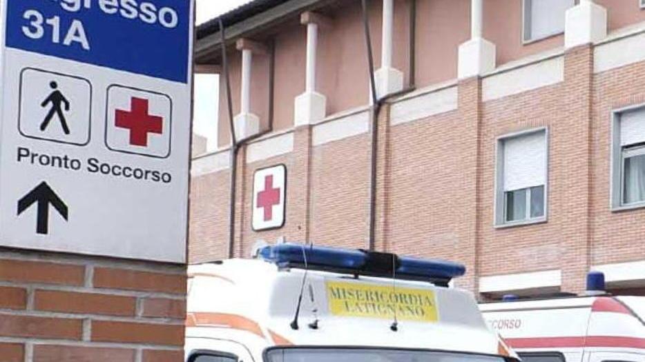 Derubata e picchiata dai ladri in ospedale con fratture al volto