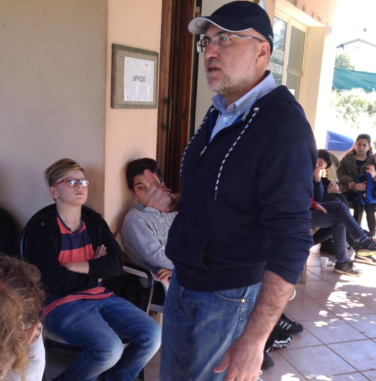 “Amare gli animali” I ragazzi delle medie ospiti del canile 