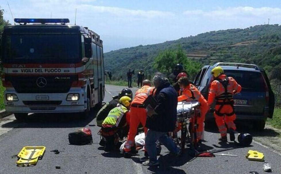 Scontro tra auto e moto, grave un 27enne 
