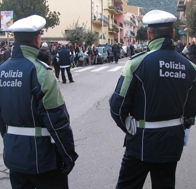 Nel ponte pasquale la polizia locale in servizio notturno