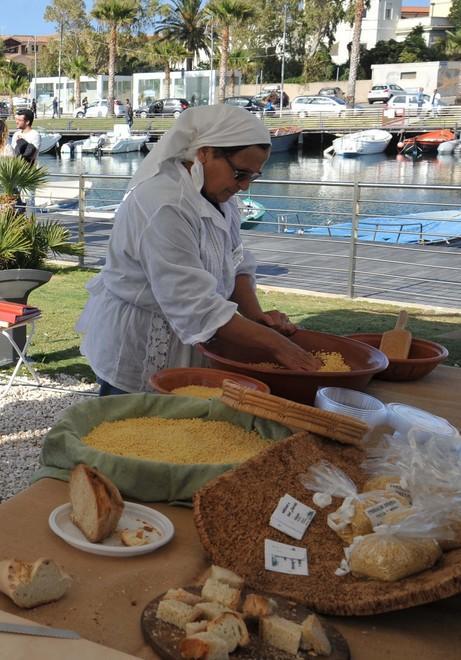 L’assalto dei turisti in città fra pub, ristoranti e negozi 