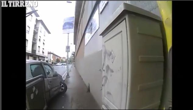 Un fotogramma del video ripreso dalla telecamera del bus