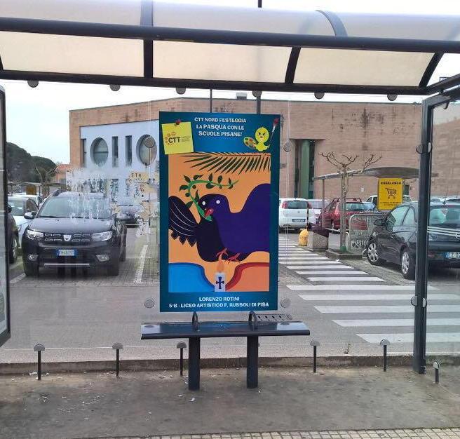 Gli auguri alle pensiline dagli studenti del “Russoli”