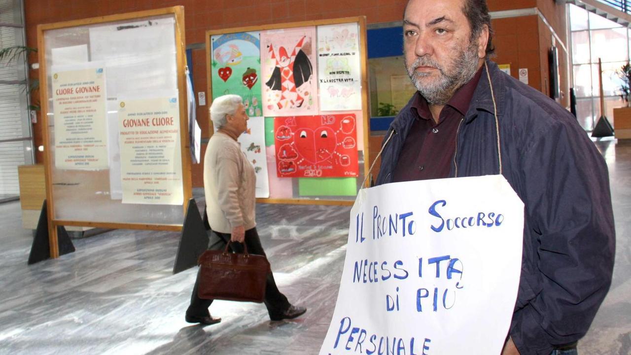 Quattro reparti del Versilia costretti agli straordinari